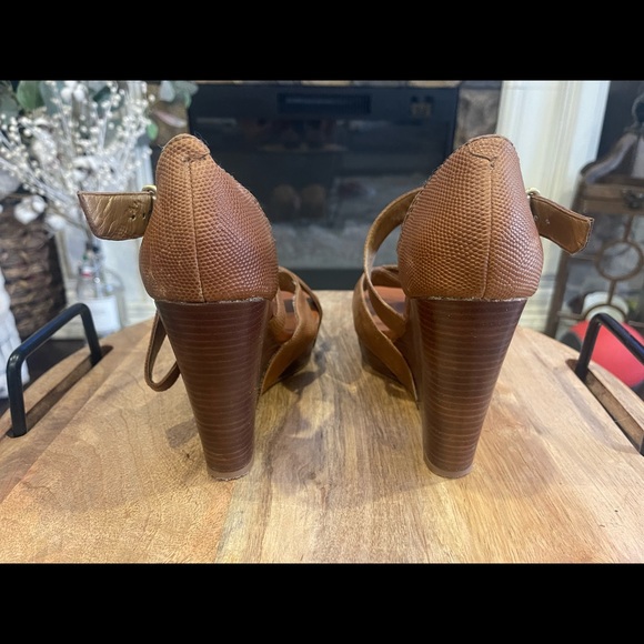 Banana Republic Wedge - Picture 6 of 6